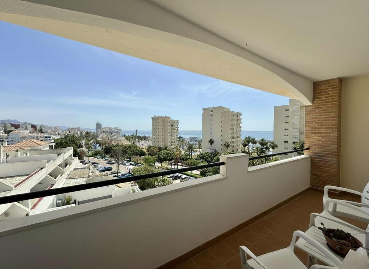 3 Bedroom Apartment for Sale in Estepona — 7