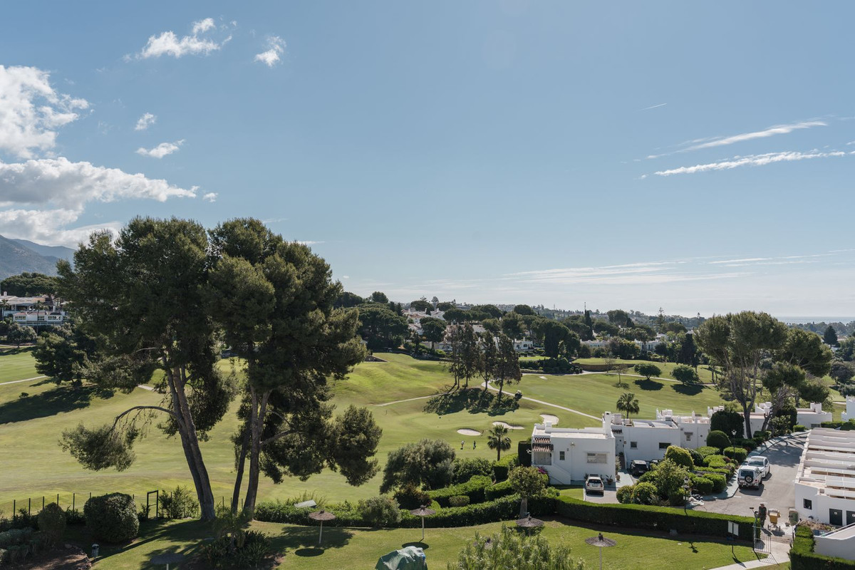 2 Bedroom Apartment for Sale in Nueva Andalucía — 8