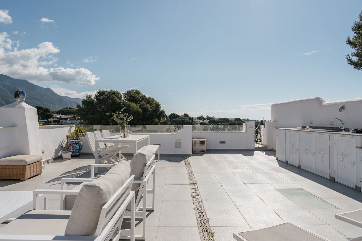 2 Bedroom Apartment for Sale in Nueva Andalucía — view 10