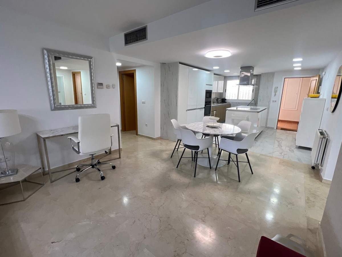3 Bedroom Apartment for Sale in San Pedro de Alcántara — view 4