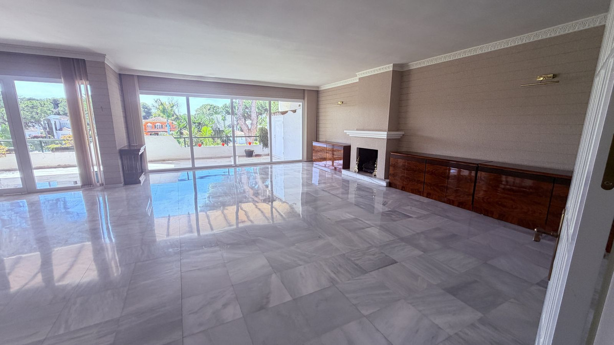 3 Bedroom Apartment for Sale in El Presidente — 5