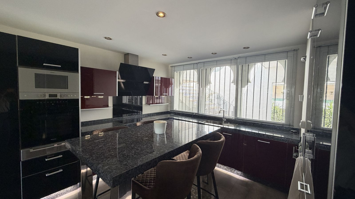 3 Bedroom Apartment for Sale in El Presidente — 9