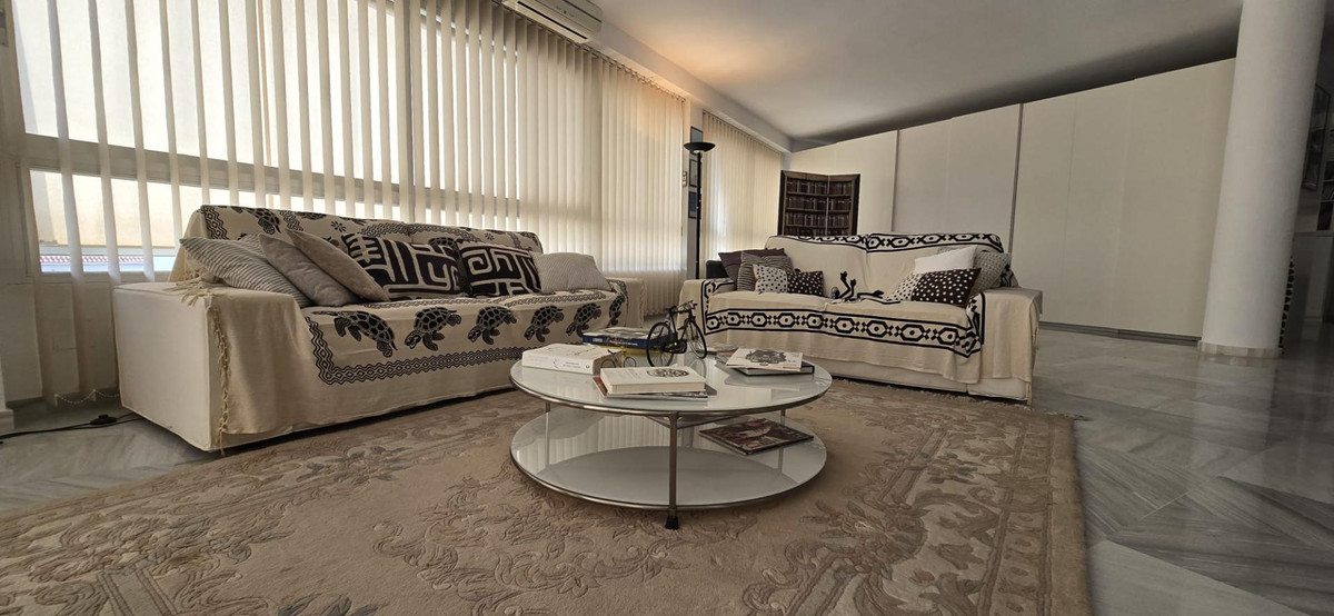 2 Bedroom Apartment for Sale in Marbella — view 12