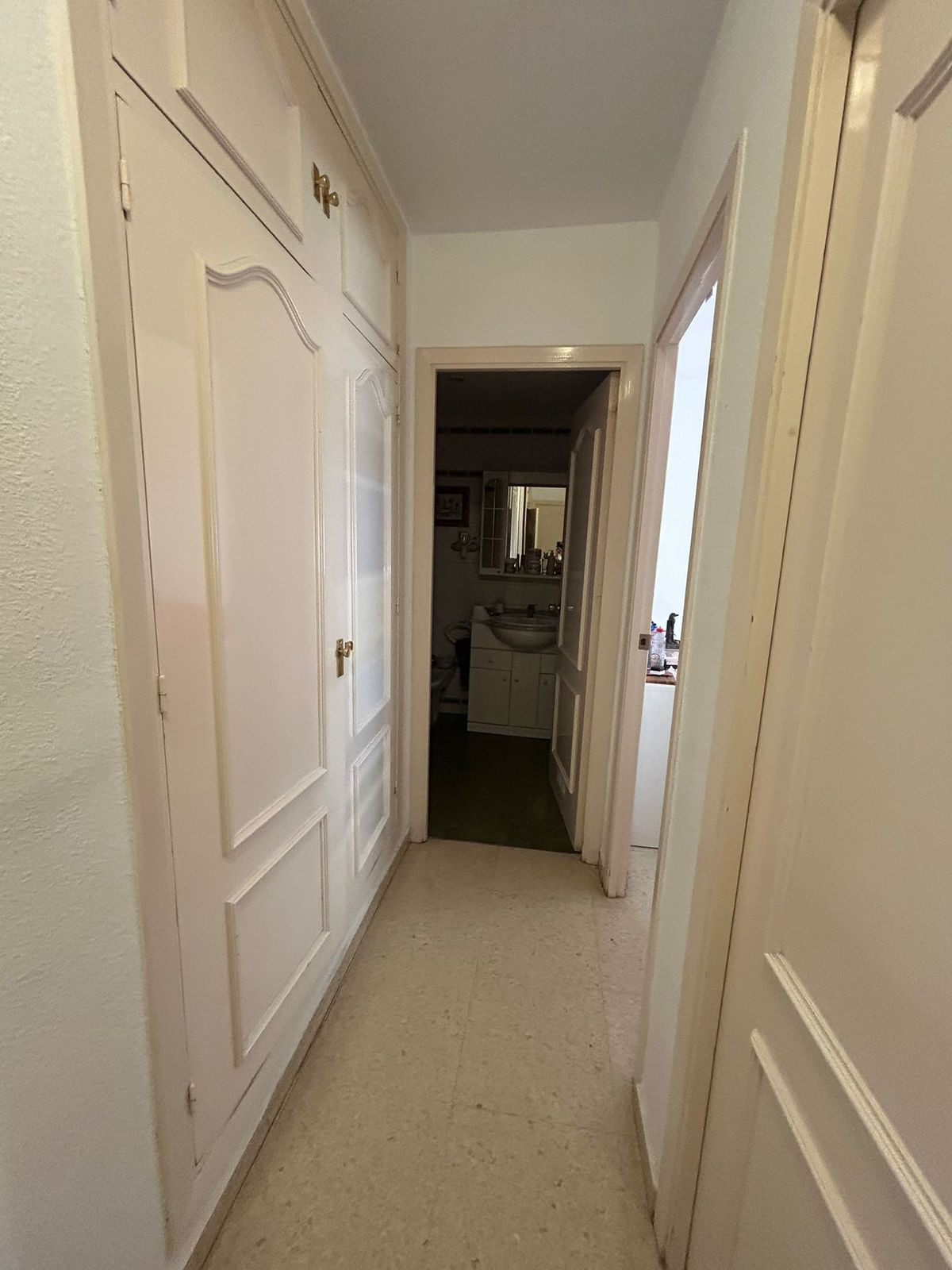 3 Bedroom Apartment for Sale in Marbella — view 12
