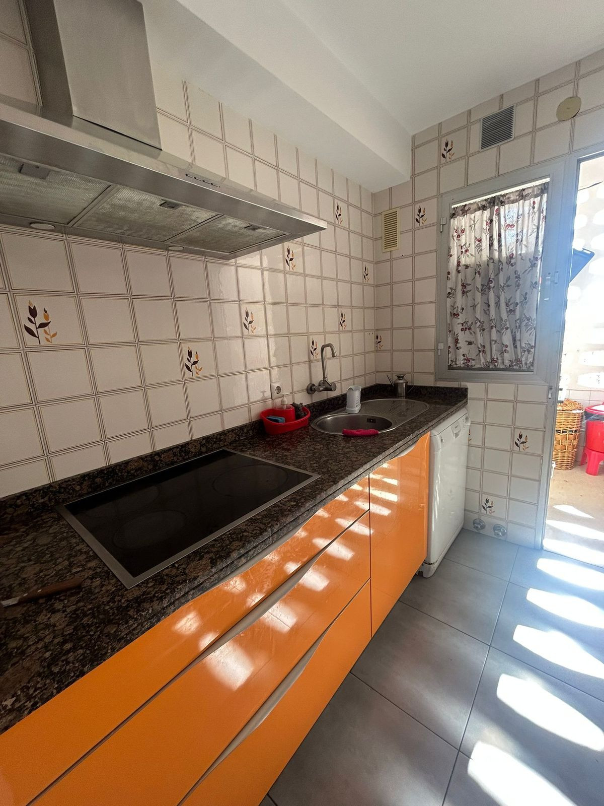 3 Bedroom Apartment for Sale in Marbella — view 18