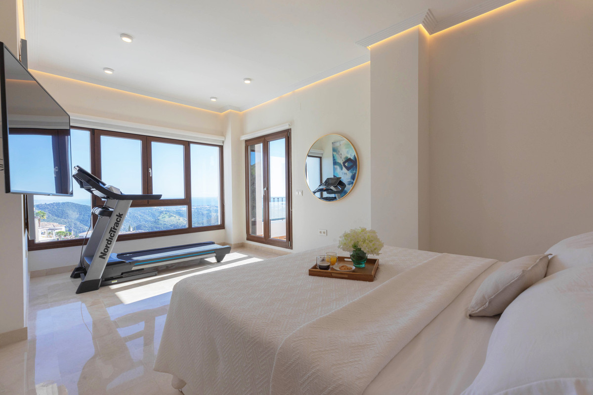 4 Bedroom Villa for Sale in Benahavís — view 12