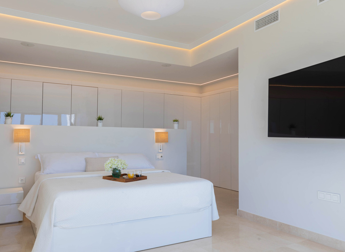 4 Bedroom Villa for Sale in Benahavís — view 13