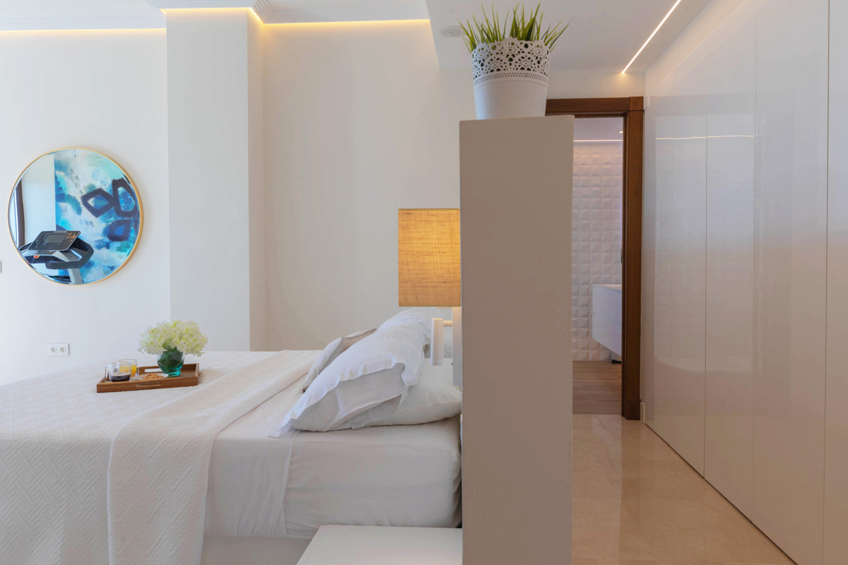 4 Bedroom Villa for Sale in Benahavís — view 14