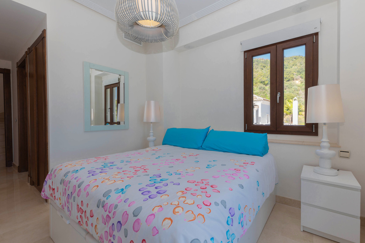 4 Bedroom Villa for Sale in Benahavís — view 20