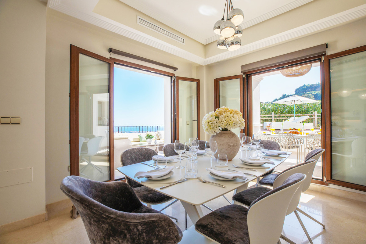 4 Bedroom Villa for Sale in Benahavís — 4