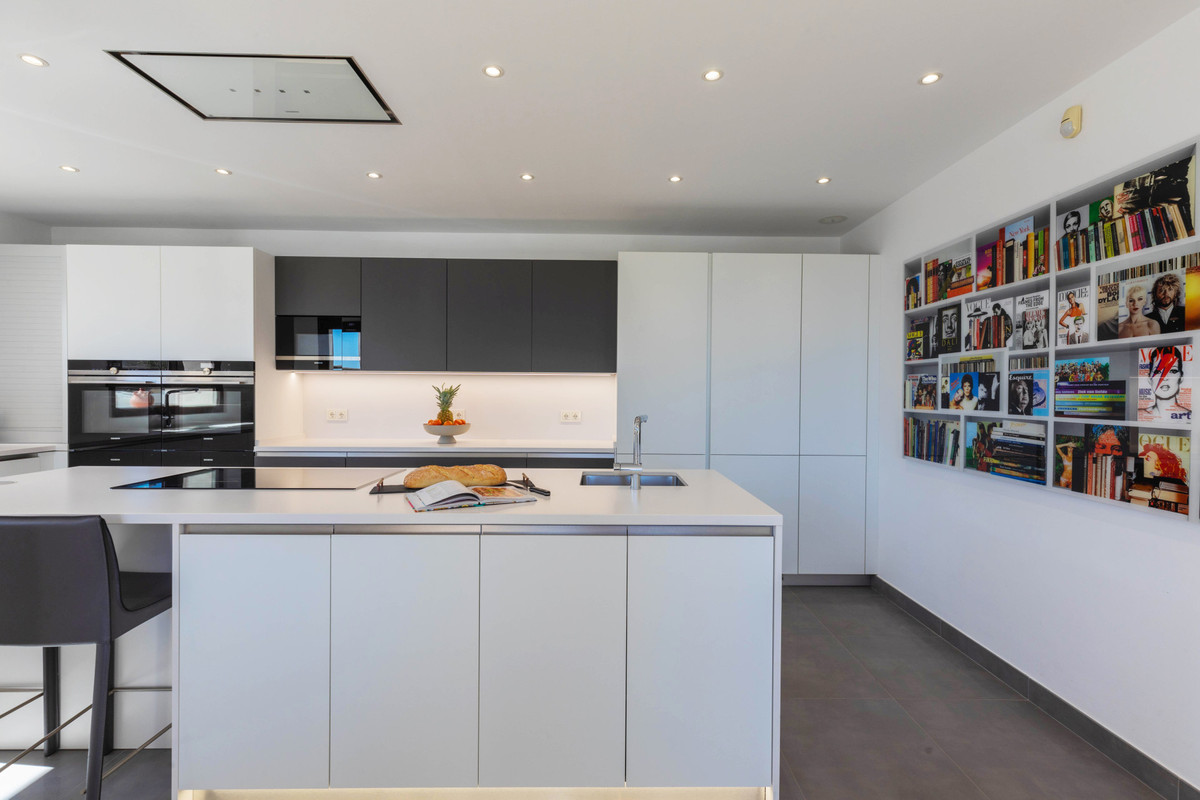 4 Bedroom Villa for Sale in Benahavís — 5