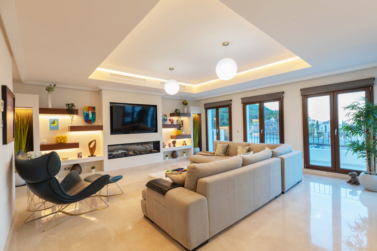 4 Bedroom Villa for Sale in Benahavís — 6