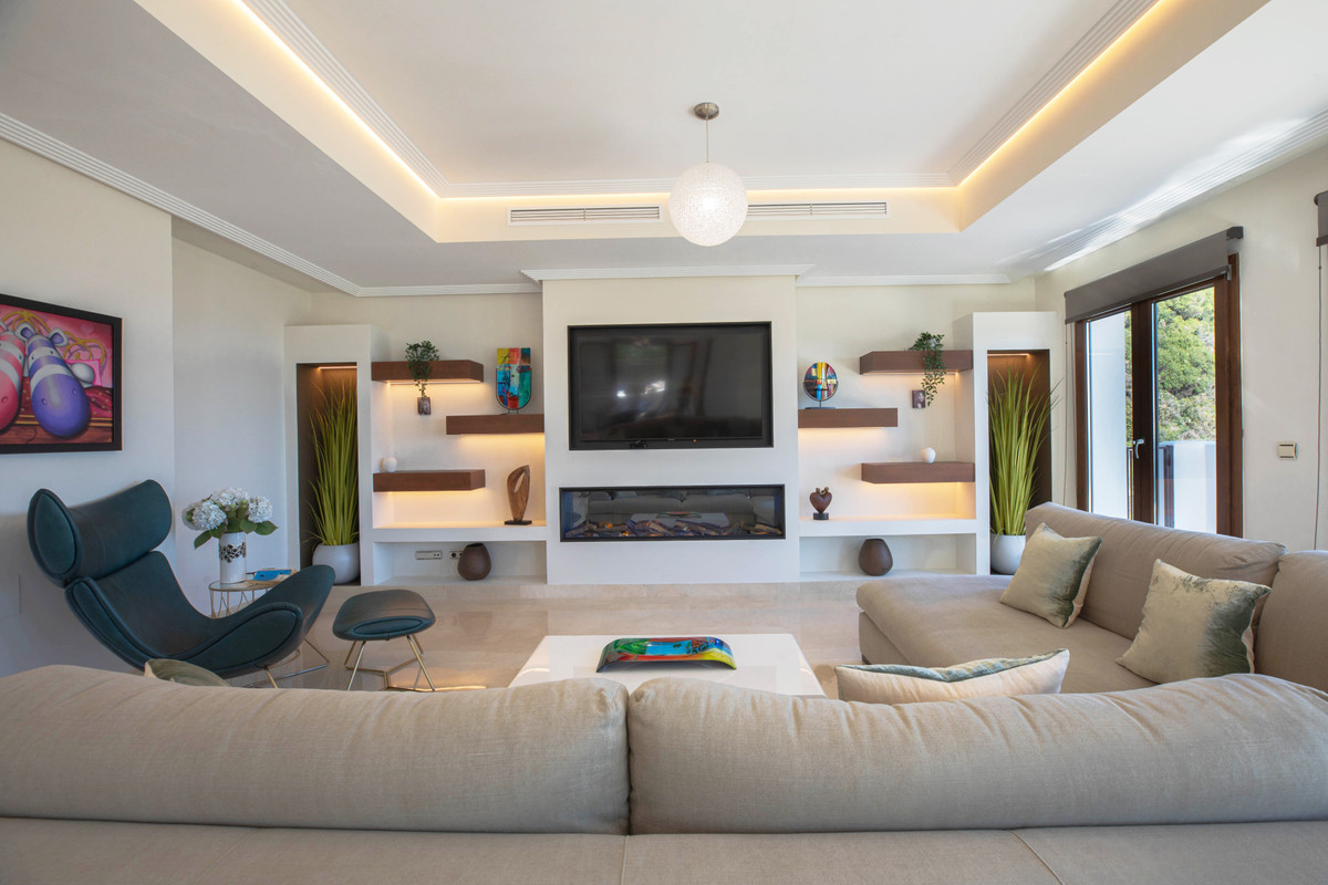4 Bedroom Villa for Sale in Benahavís — view 10