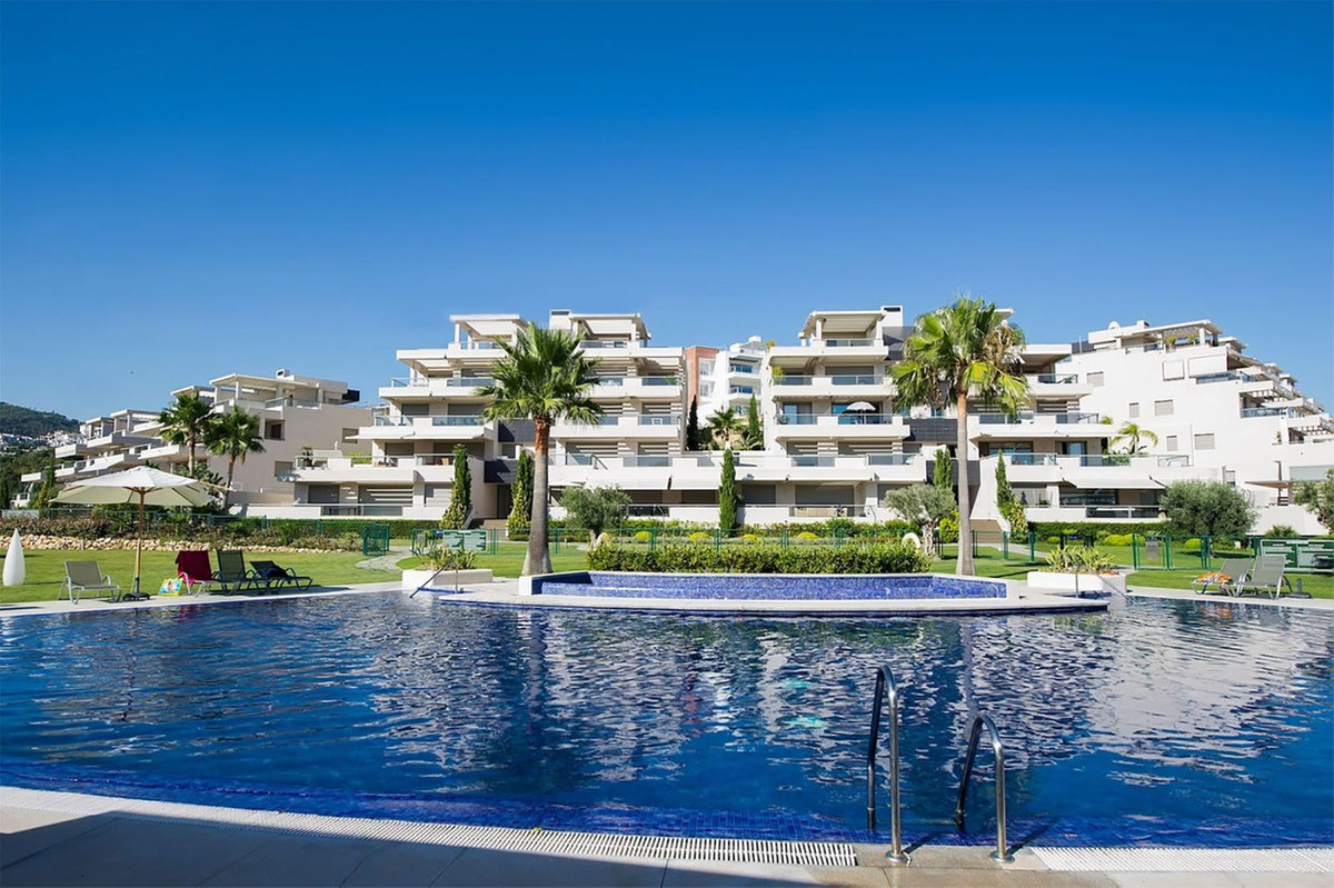 3 Bedroom Apartment for Sale in Benahavís