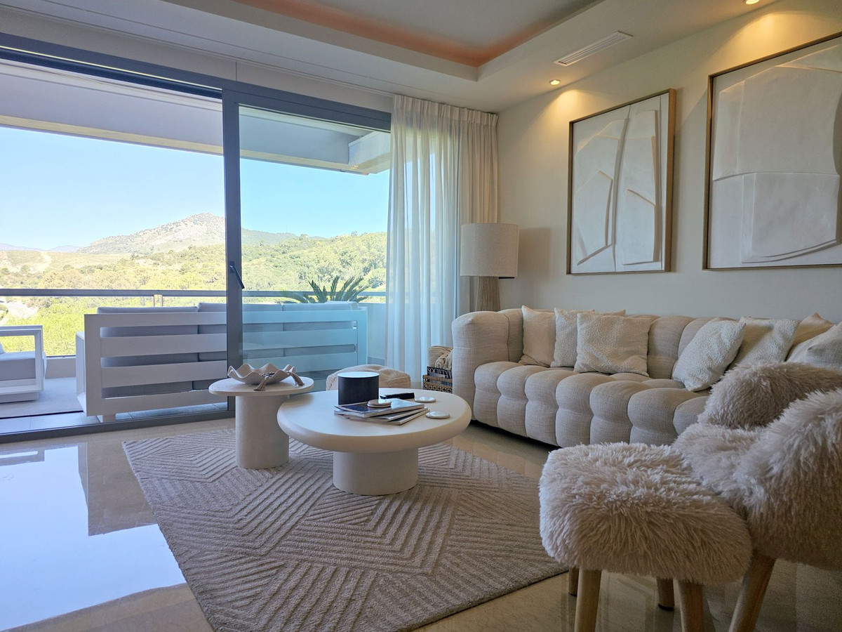 3 Bedroom Apartment for Sale in Benahavís — 7