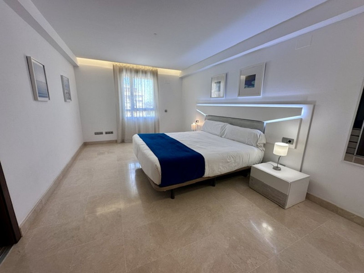 3 Bedroom Apartment for Sale in Marbella — view 17