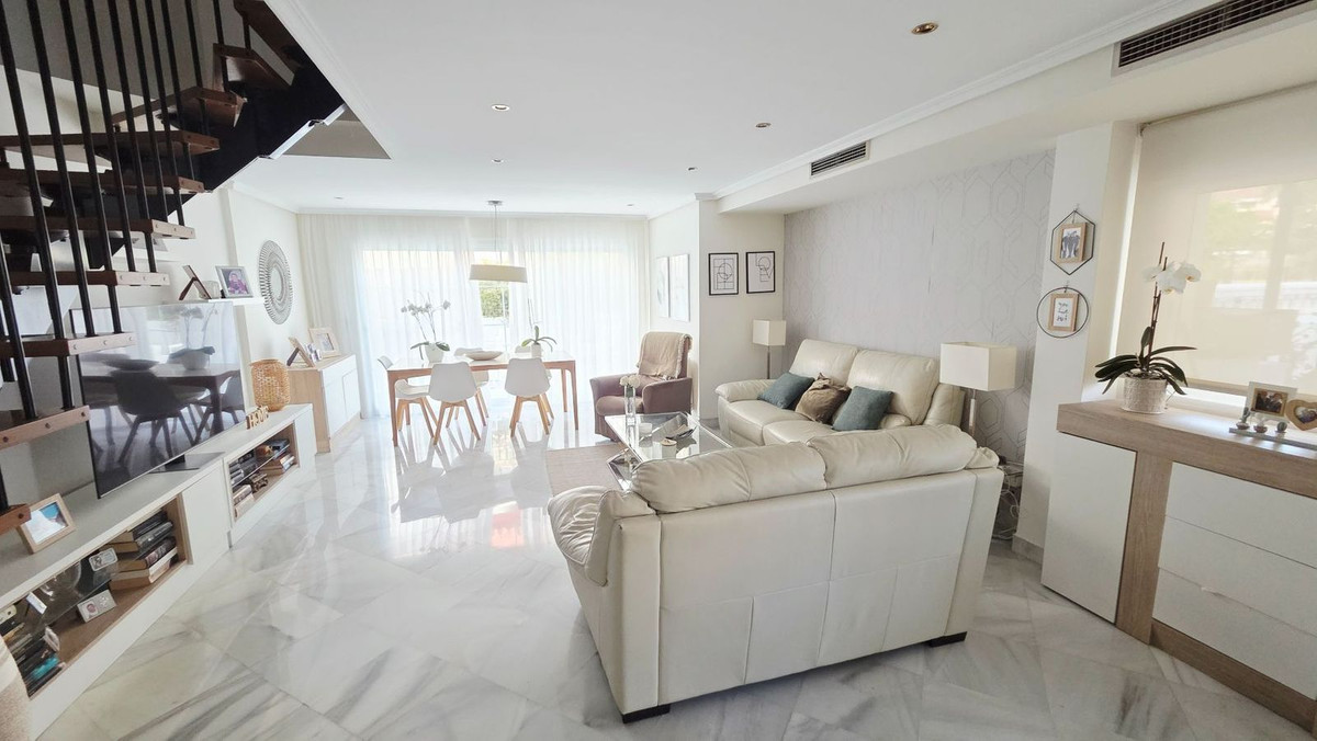 3 Bedroom Villa for Sale in The Golden Mile — 3