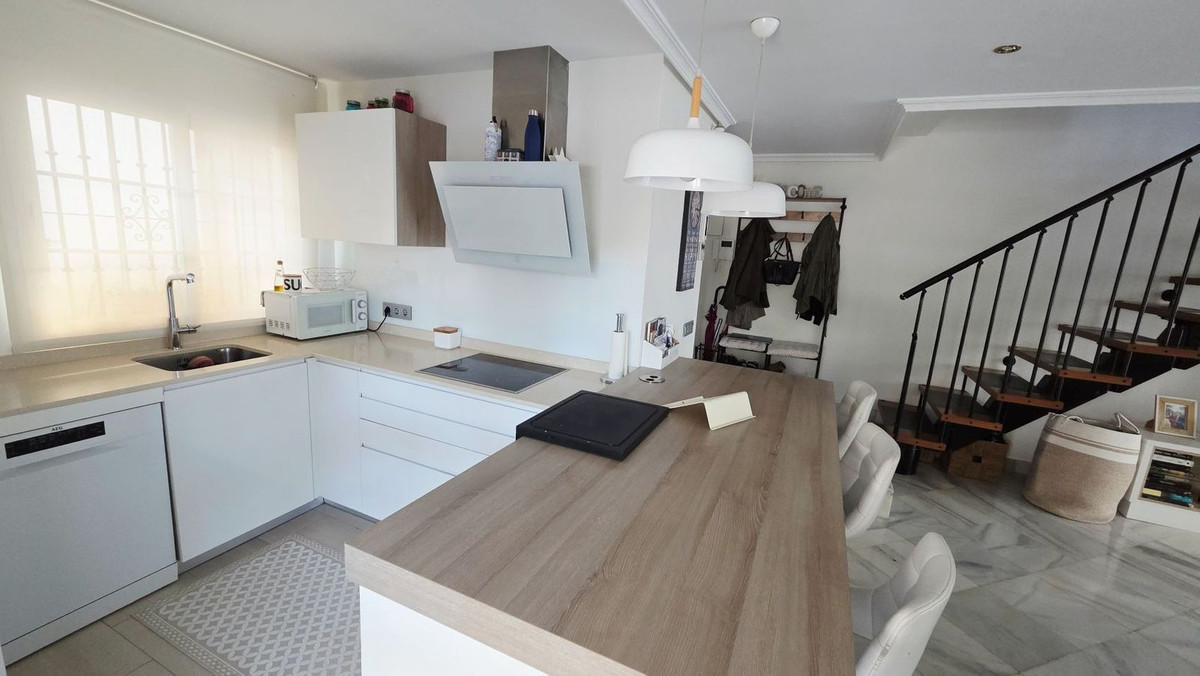 3 Bedroom Villa for Sale in The Golden Mile — 7
