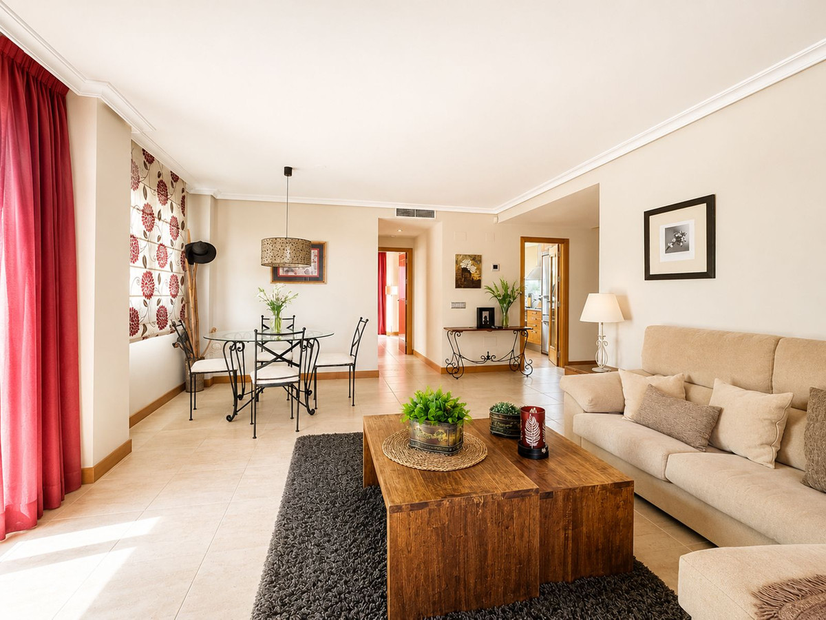 2 Bedroom Apartment for Sale in Selwo — view 3