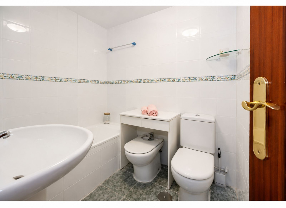 3 Chambres Appartement à Vendre à Selwo — view 9