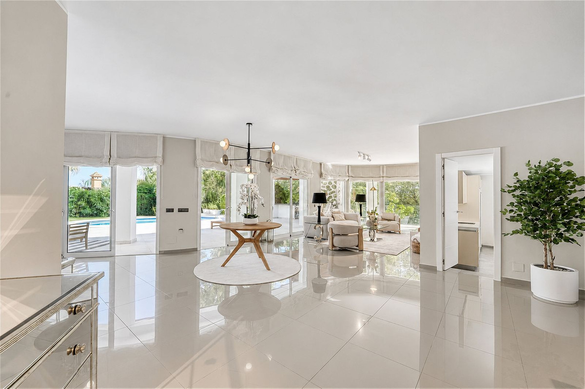 4 Chambres Villa à Vendre à Benahavís — view 2
