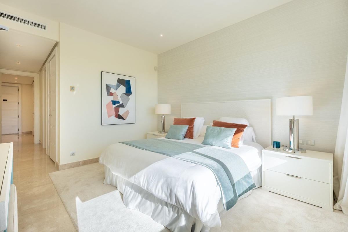 3 Bedroom Apartment for Sale in Marbella — view 13