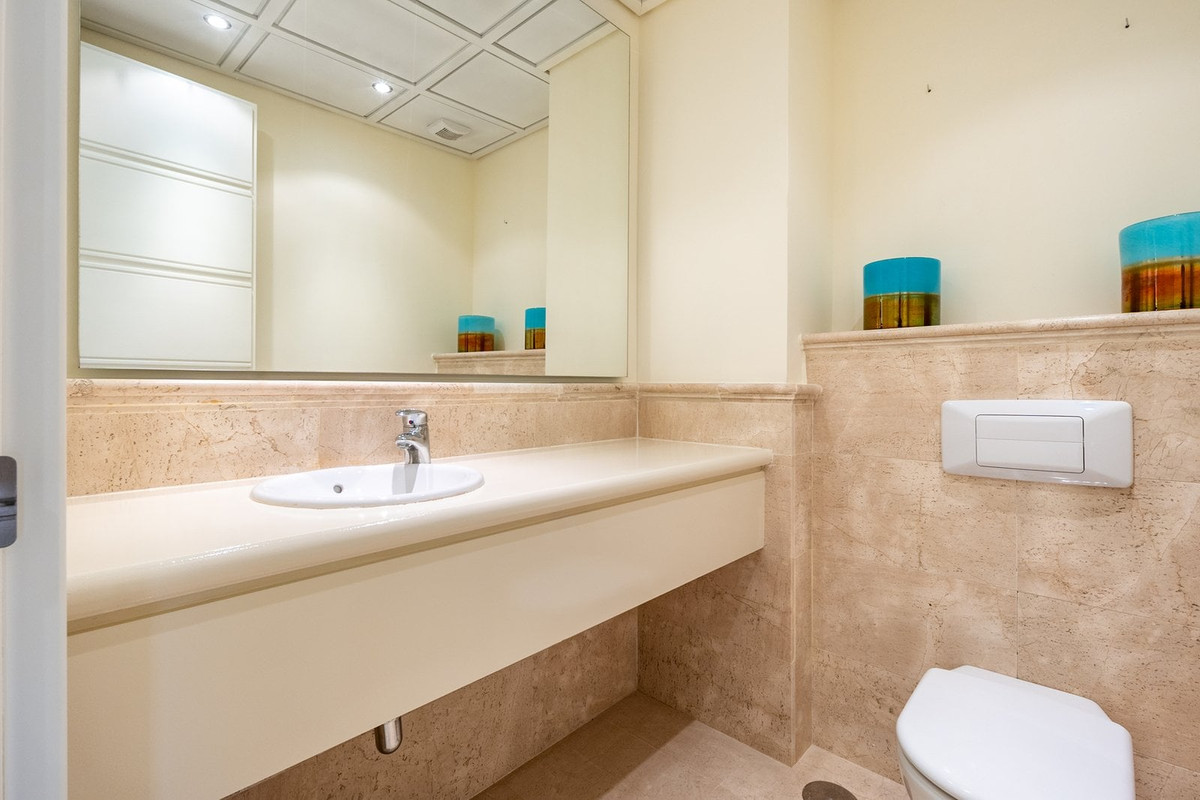 3 Bedroom Apartment for Sale in Marbella — view 14