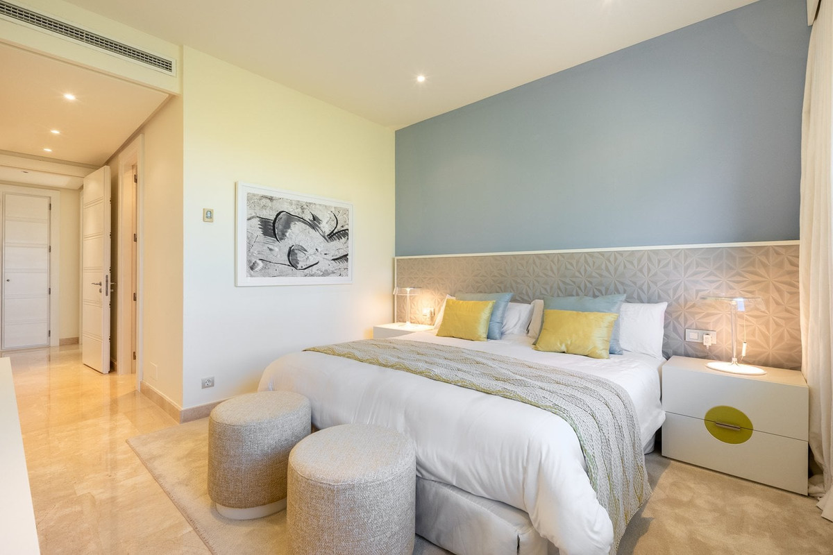 3 Bedroom Apartment for Sale in Marbella — view 16