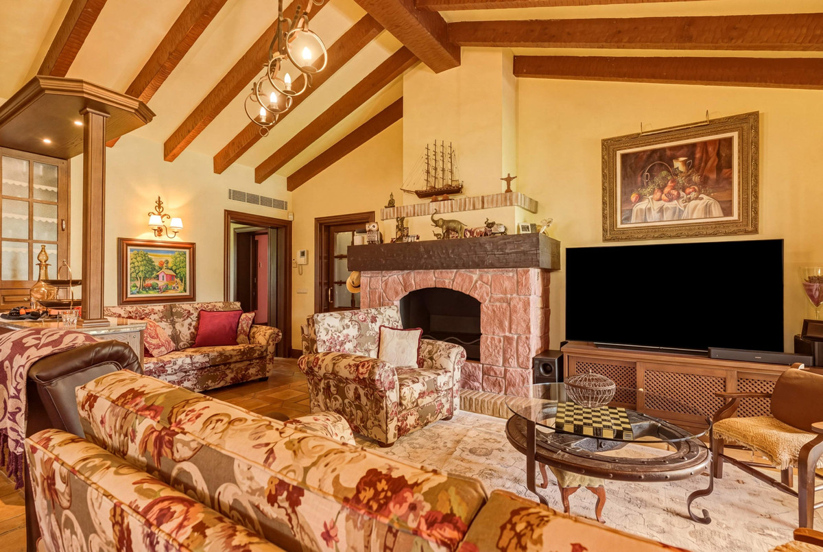 6 Bedroom Villa for Sale in Guadalmina Alta — view 15
