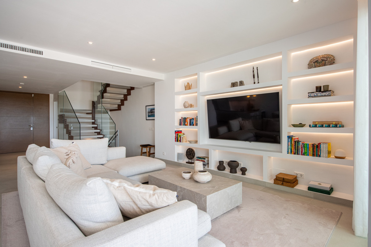 4 Bedroom Villa for Sale in San Pedro de Alcántara — view 5