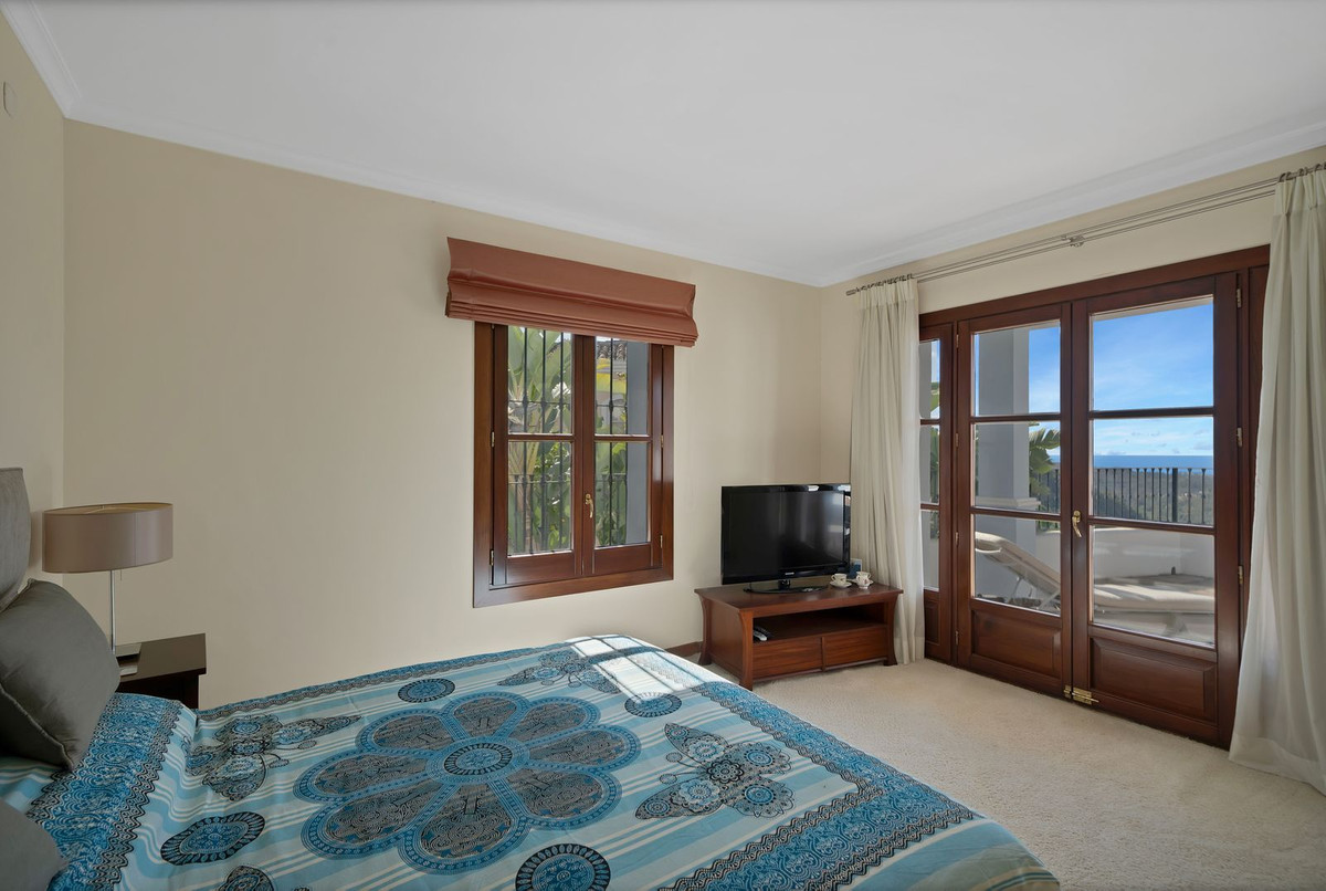3 Bedroom Villa for Sale in Benahavís — view 20
