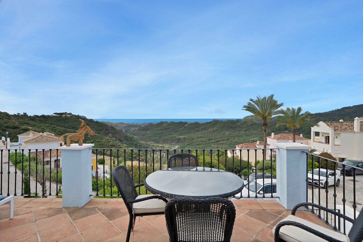 3 Bedroom Villa for Sale in Benahavís — 3