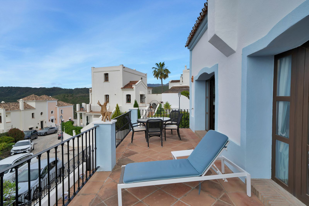 3 Bedroom Villa for Sale in Benahavís — 7