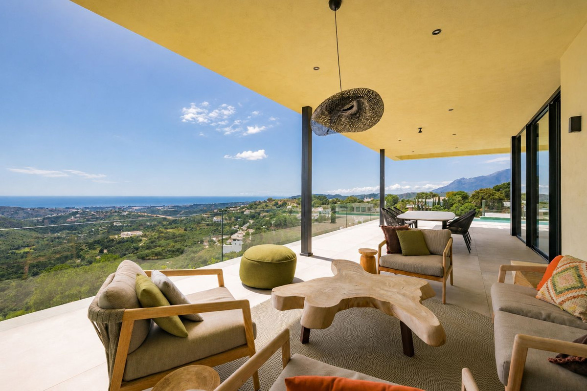 5 Bedroom Villa for Sale in Benahavís