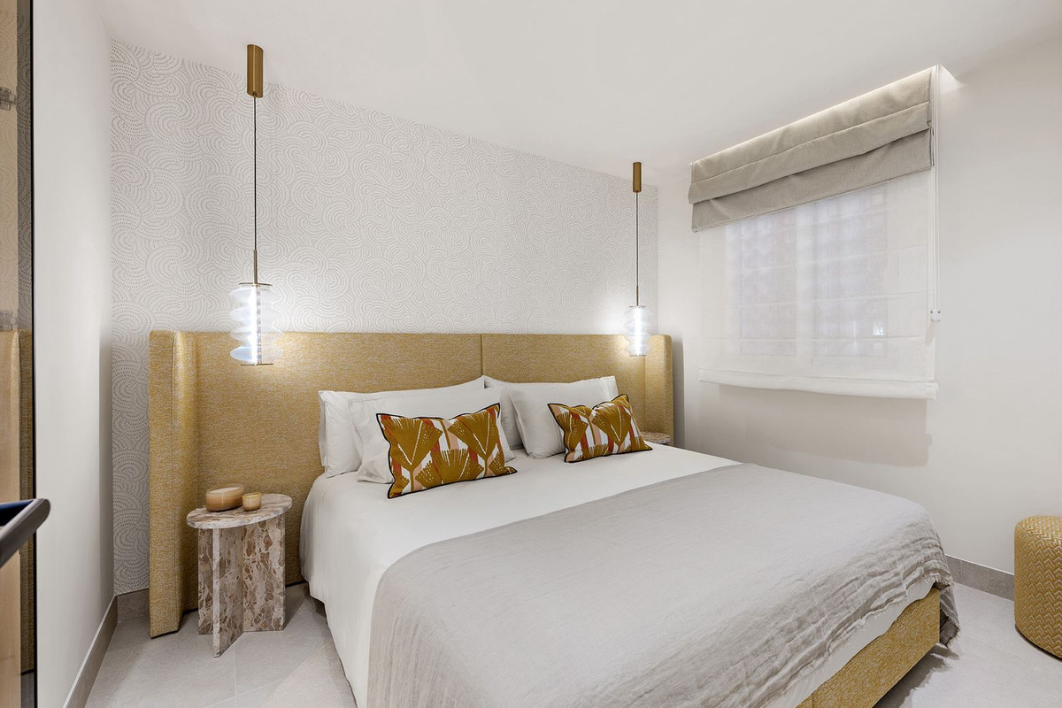 3 Bedroom Apartment for Sale in New Golden Mile — view 16