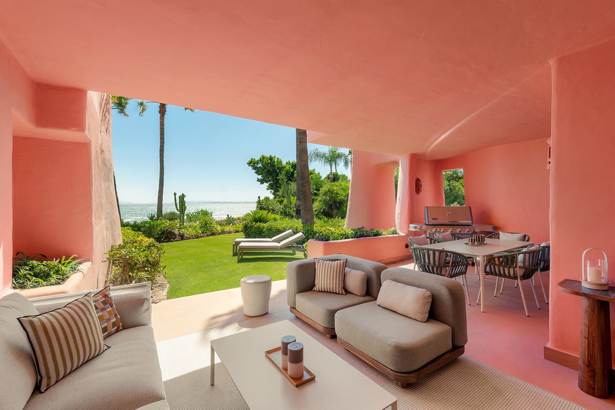 3 Bedroom Apartment for Sale in New Golden Mile — view 17