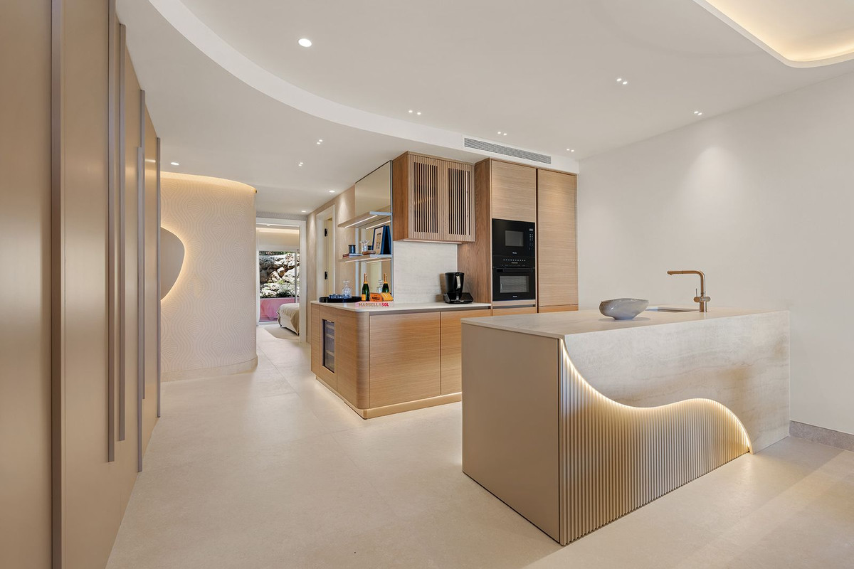 3 Bedroom Apartment for Sale in New Golden Mile — 7