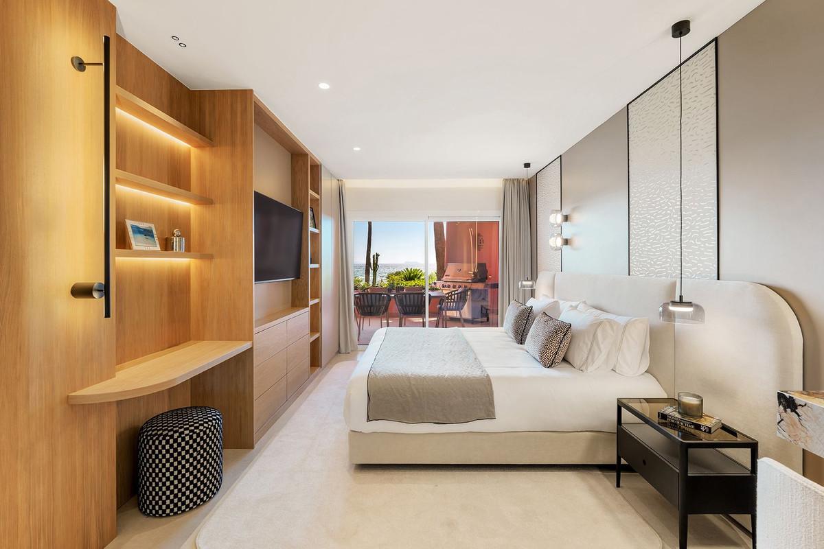 3 Bedroom Apartment for Sale in New Golden Mile — view 10