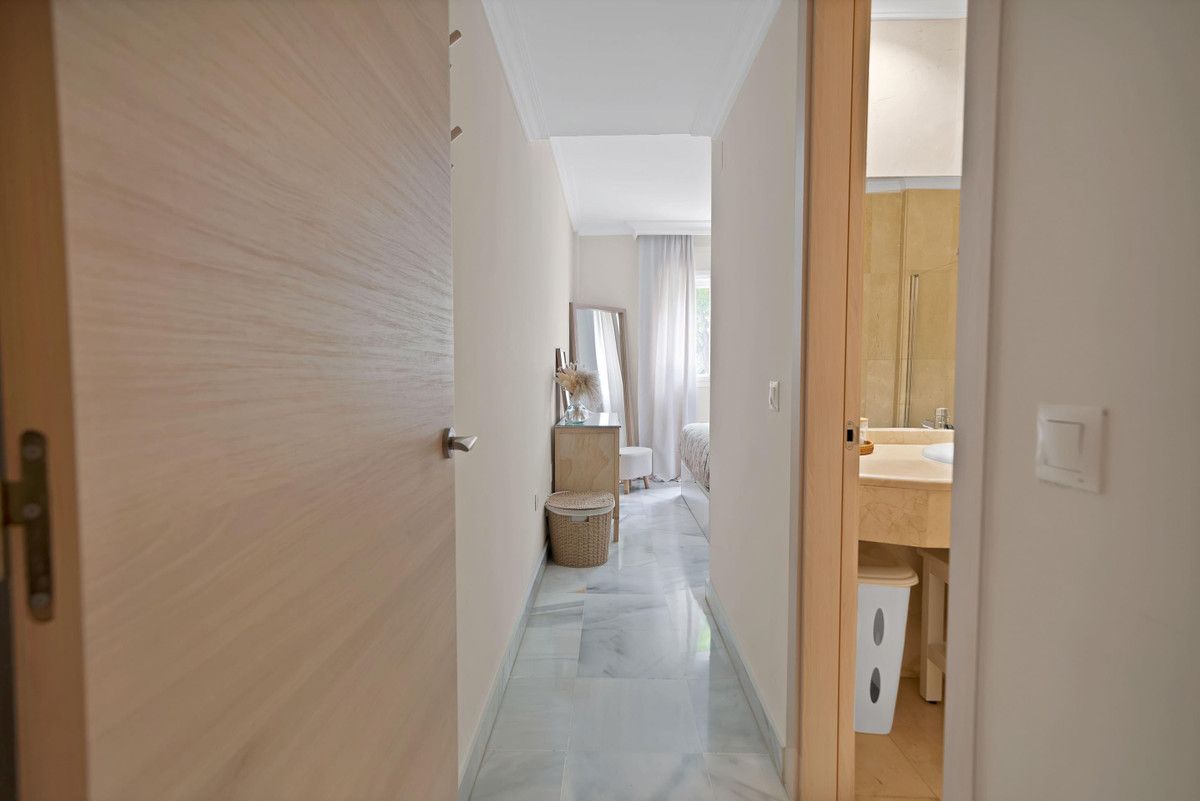 2 Bedroom Apartment for Sale in Marbella — view 16