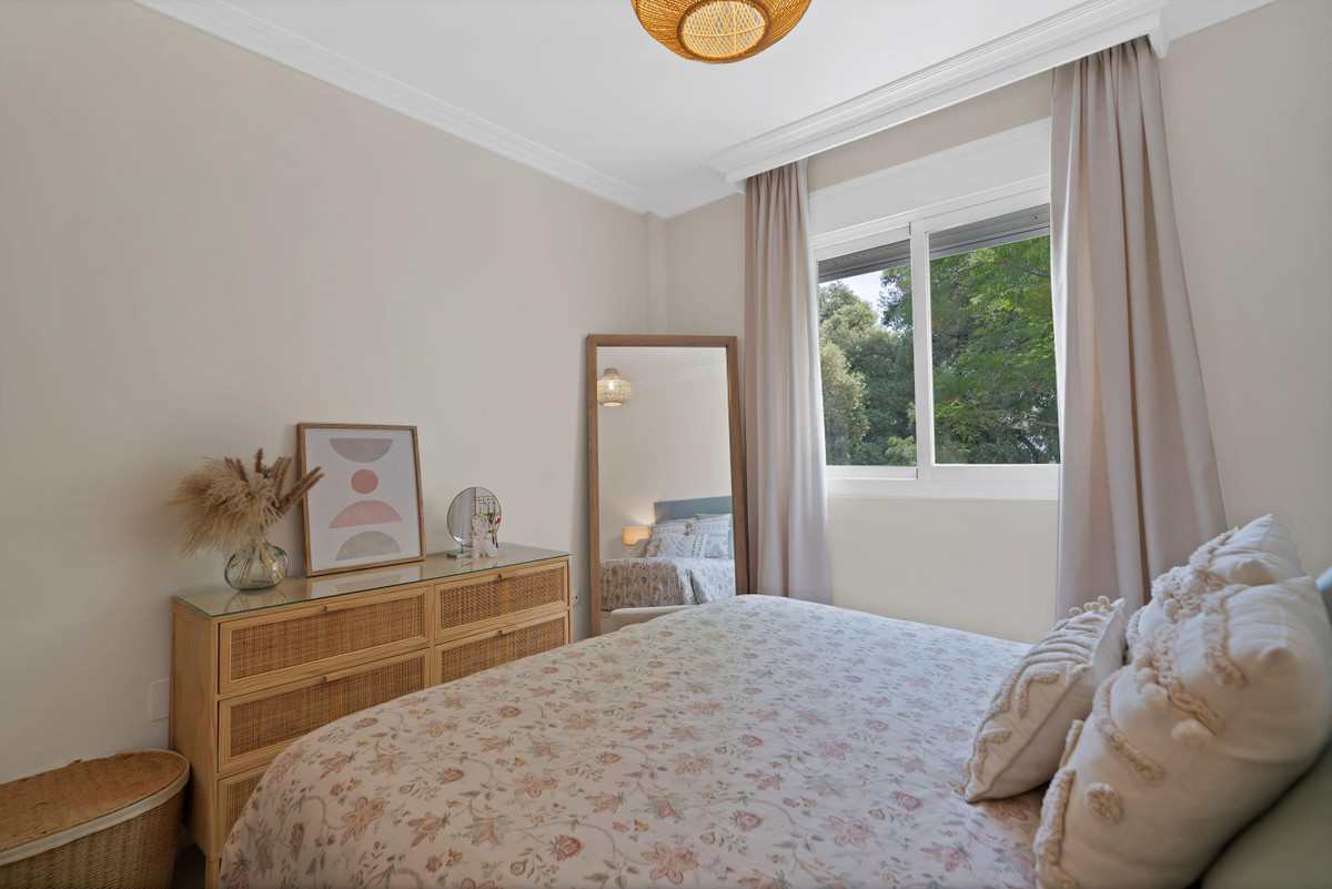 2 Bedroom Apartment for Sale in Marbella — view 20