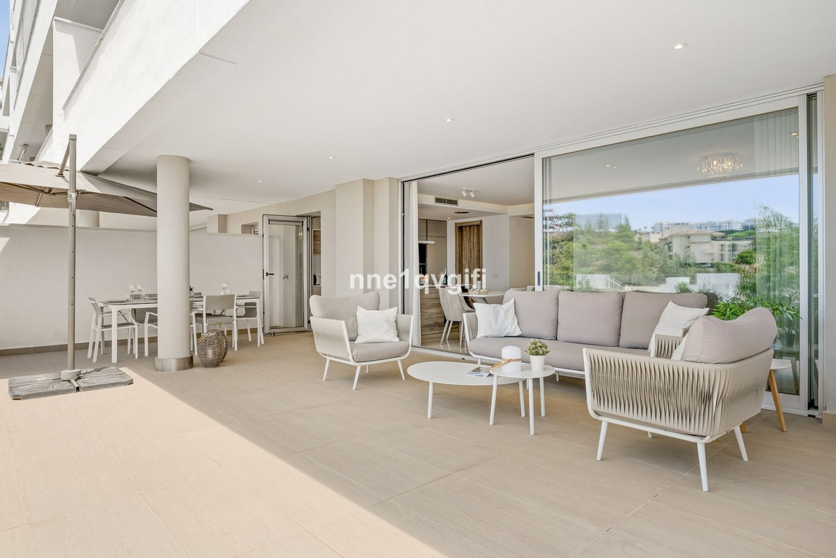 3 Bedroom Apartment for Sale in Benahavís — 2