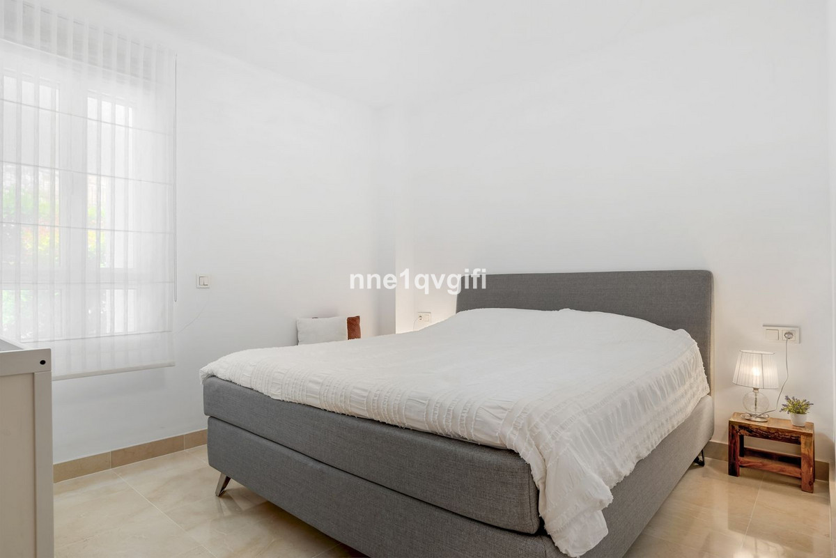 3 Bedroom Apartment for Sale in Benahavís — view 17