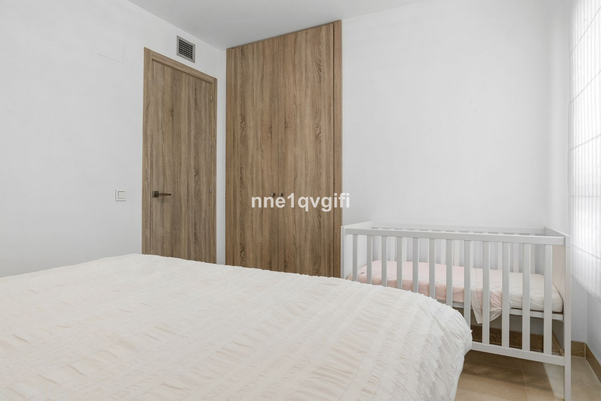 3 Bedroom Apartment for Sale in Benahavís — view 18