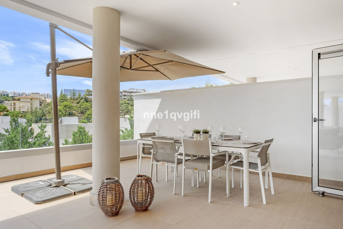 3 Bedroom Apartment for Sale in Benahavís — 6