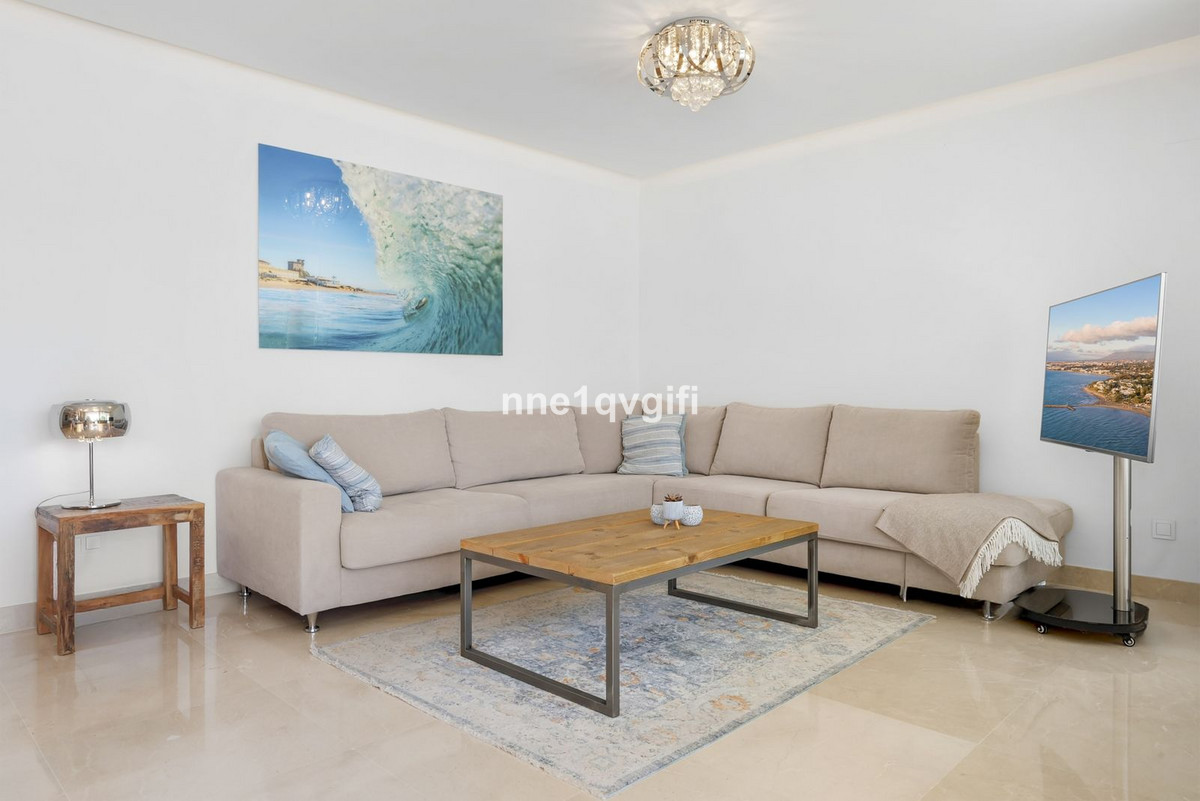 3 Bedroom Apartment for Sale in Benahavís — 7