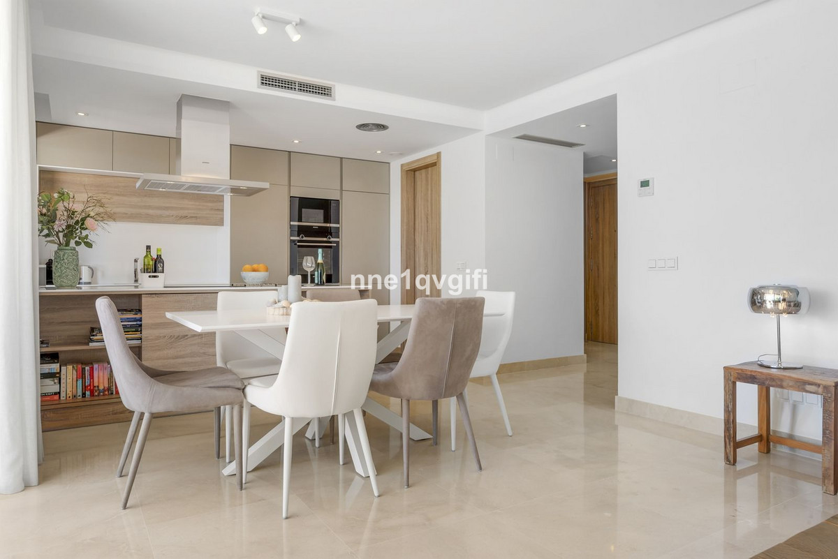 3 Bedroom Apartment for Sale in Benahavís — 8