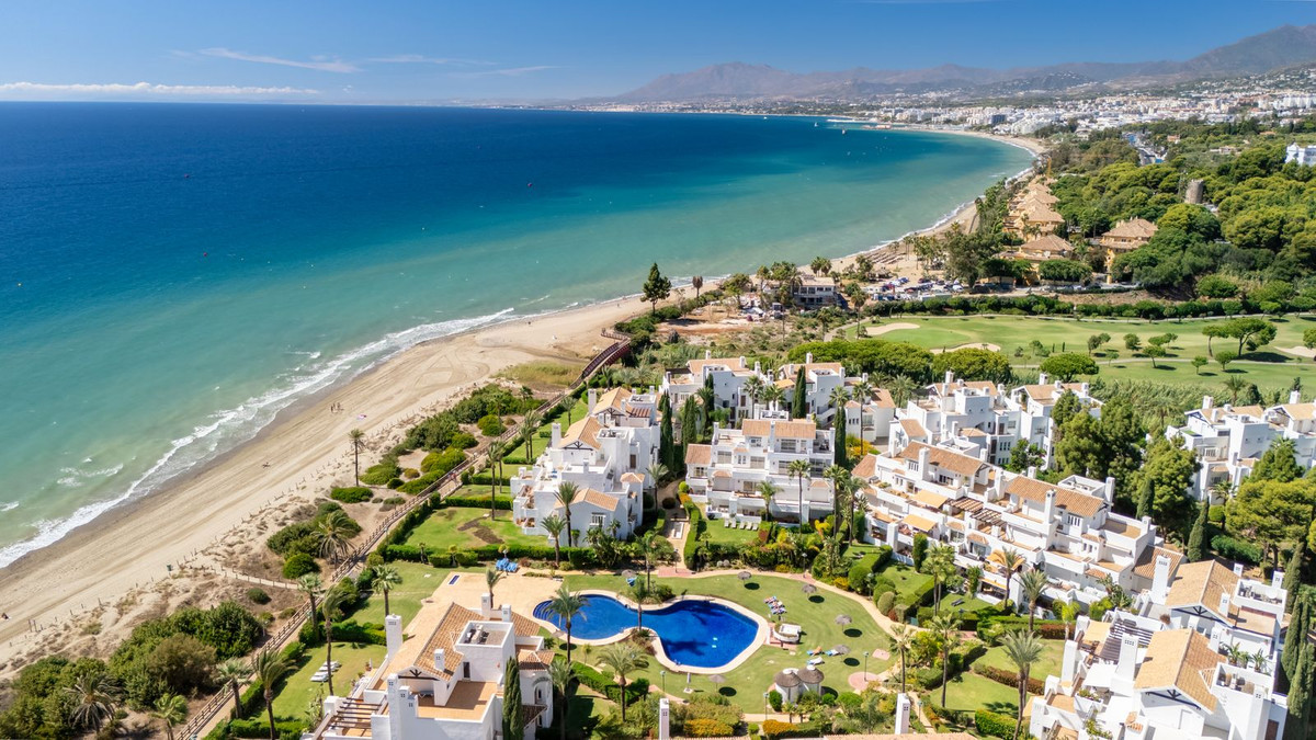 3 Bedroom Apartment for Sale in Marbella — view 2