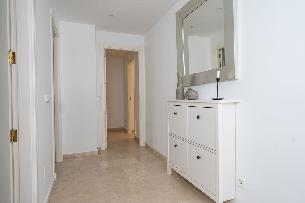 3 Bedroom Apartment for Sale in Marbella — view 12