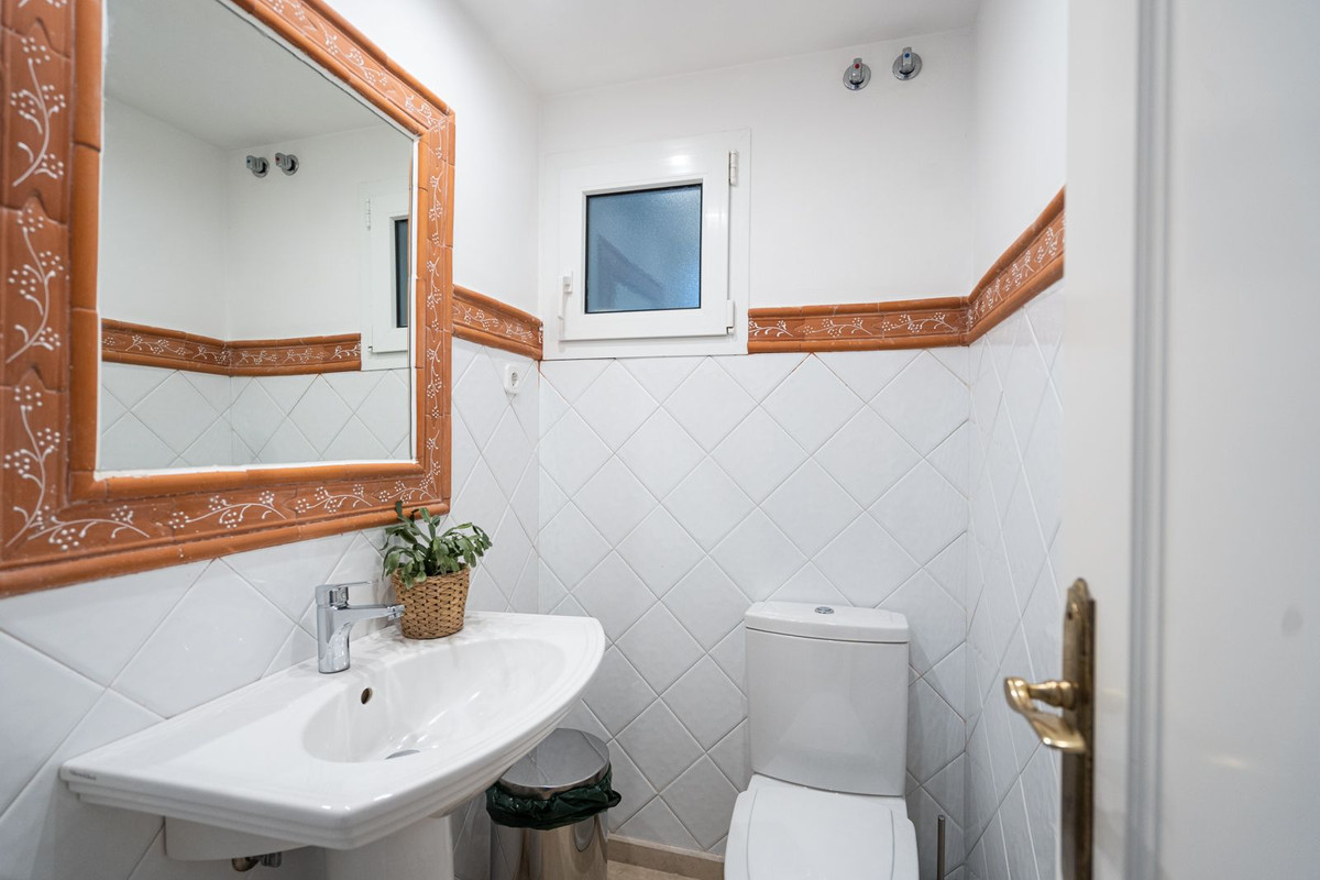 3 Bedroom Apartment for Sale in Marbella — view 13