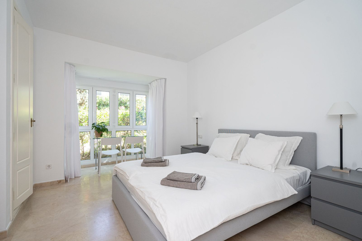 3 Bedroom Apartment for Sale in Marbella — view 14